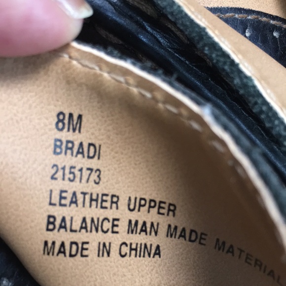 BJORNDAL BRADI thong wedge sandal Sz 8.All leather uppers. 2.5” heel. Prev owned - Picture 3 of 6